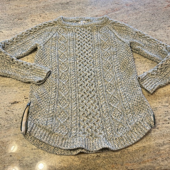 L.L.B. Signature Sweater Green & Cream - Picture 4 of 11